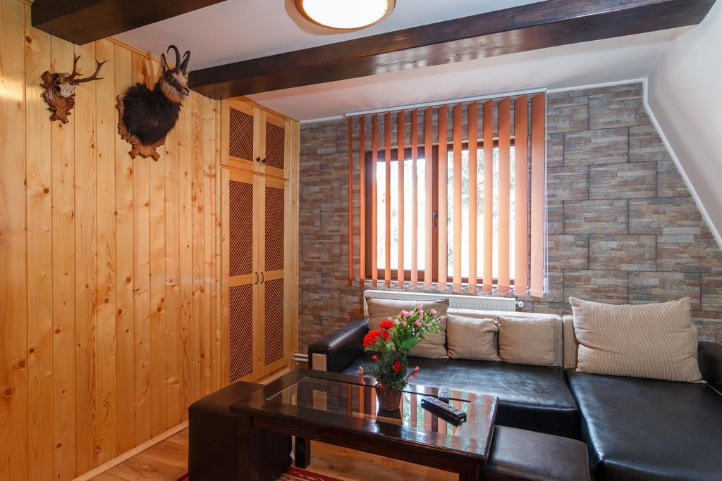 Centrul De Echitatie Poiana Brasov Hotel Ngoại thất bức ảnh