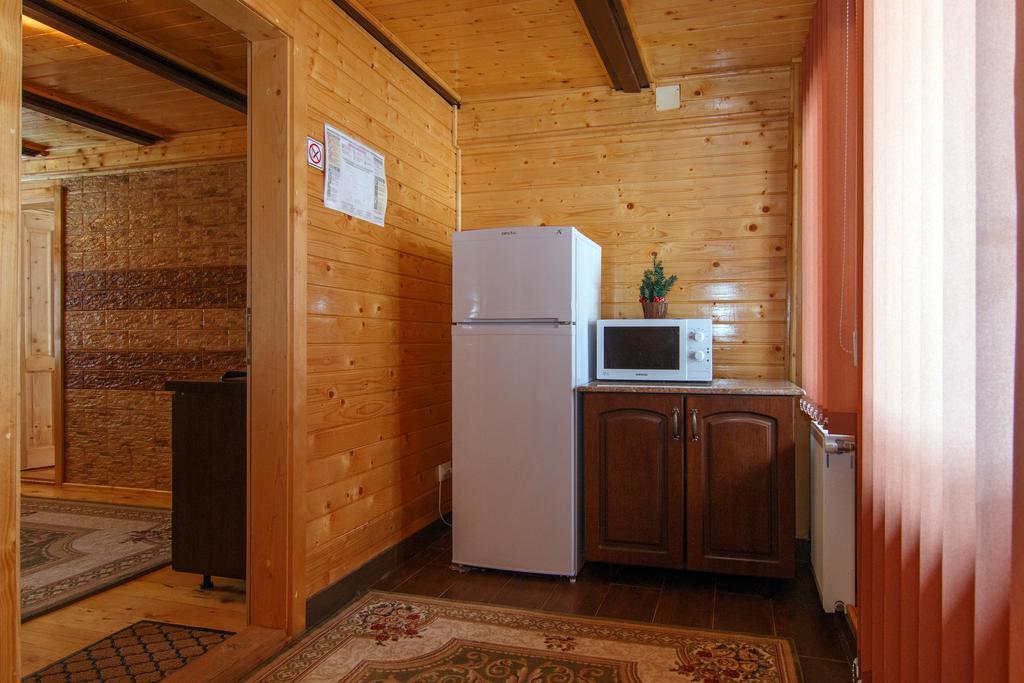 Centrul De Echitatie Poiana Brasov Hotel Ngoại thất bức ảnh