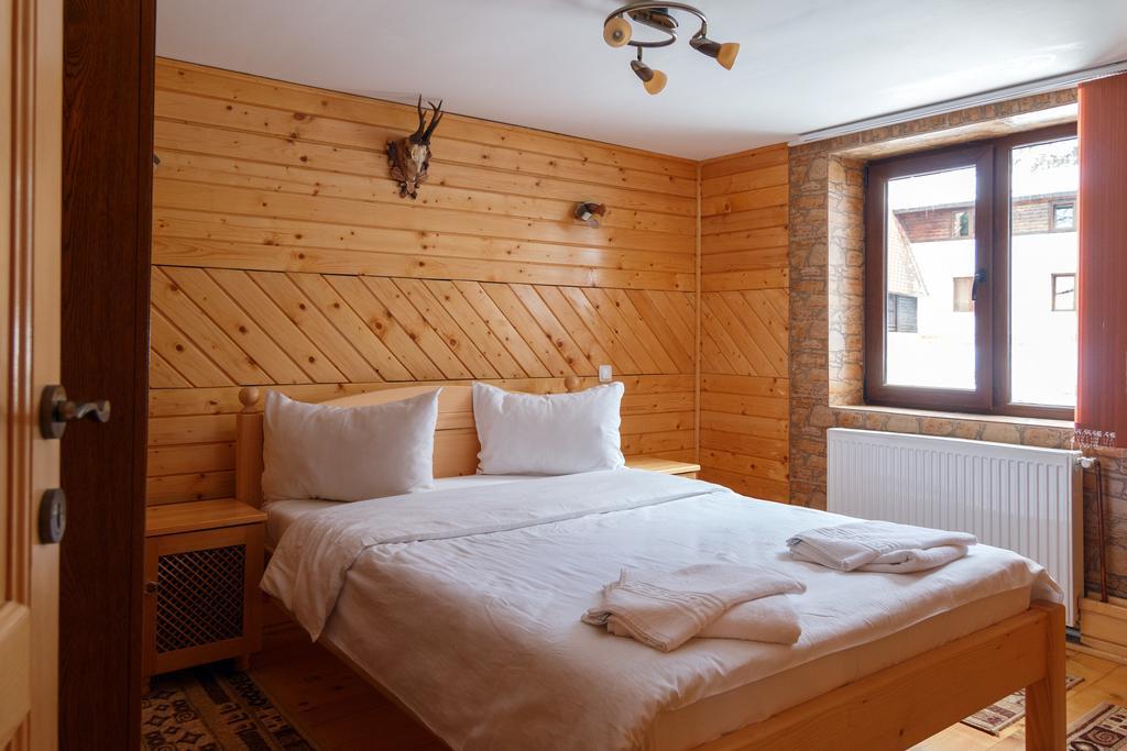 Centrul De Echitatie Poiana Brasov Hotel Ngoại thất bức ảnh